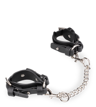 Laden Sie das Bild in den Galerie-Viewer, 8-teiliges Bondage-Set aus veganem Lederimitat