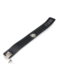 Laden Sie das Bild in den Galerie-Viewer, BDSM-Halsband mit Schloss und Leine