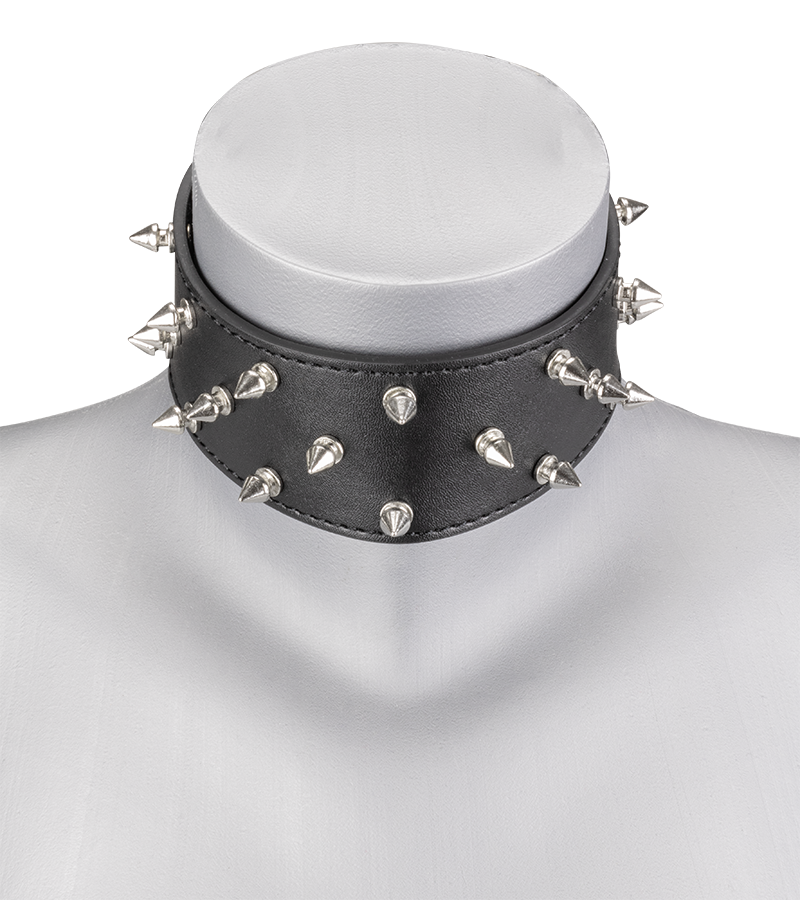 BDSM-Halsmanschette mit Nieten