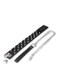 Laden Sie das Bild in den Galerie-Viewer, BDSM-Halsmanschette mit Nieten