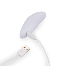 Laden Sie das Bild in den Galerie-Viewer, Ferngesteuerter Strapless Vibrator GirlBoss