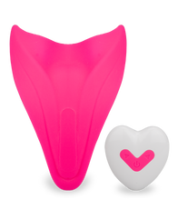 Laden Sie das Bild in den Galerie-Viewer, Ferngesteuerter Vibro-Slip mit genopptem Innendildo