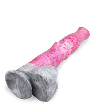 Laden Sie das Bild in den Galerie-Viewer, Pferdedildo mit Saugnapf Pegasus