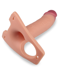 Laden Sie das Bild in den Galerie-Viewer, Realistischer Strap-on-Dildo für Männer aus Silikon