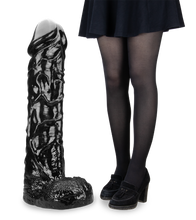 Laden Sie das Bild in den Galerie-Viewer, Riesendildo 80 cm