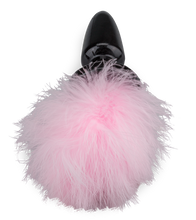 Laden Sie das Bild in den Galerie-Viewer, Rosebud mit Puschelschwanz