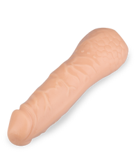 Laden Sie das Bild in den Galerie-Viewer, Silikon-Penishülle mit Aderung