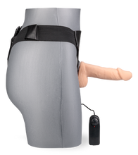 Laden Sie das Bild in den Galerie-Viewer, Strapon-Vibrator Tucker 17 cm